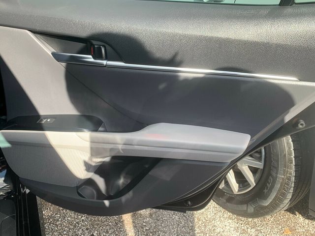 2018 Toyota Camry LE Automatic - 22951271 - 21