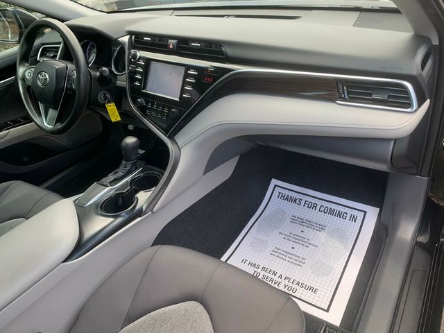 2018 Toyota Camry LE Automatic - 22951271 - 25