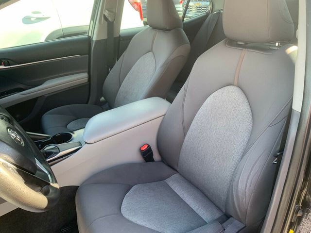 2018 Toyota Camry LE Automatic - 22951271 - 4