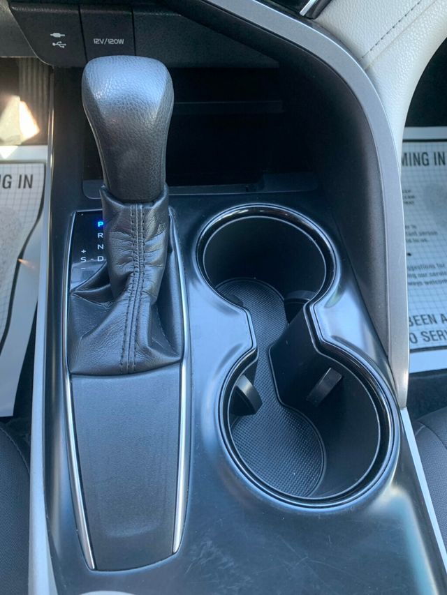 2018 Toyota Camry LE Automatic - 22951271 - 8