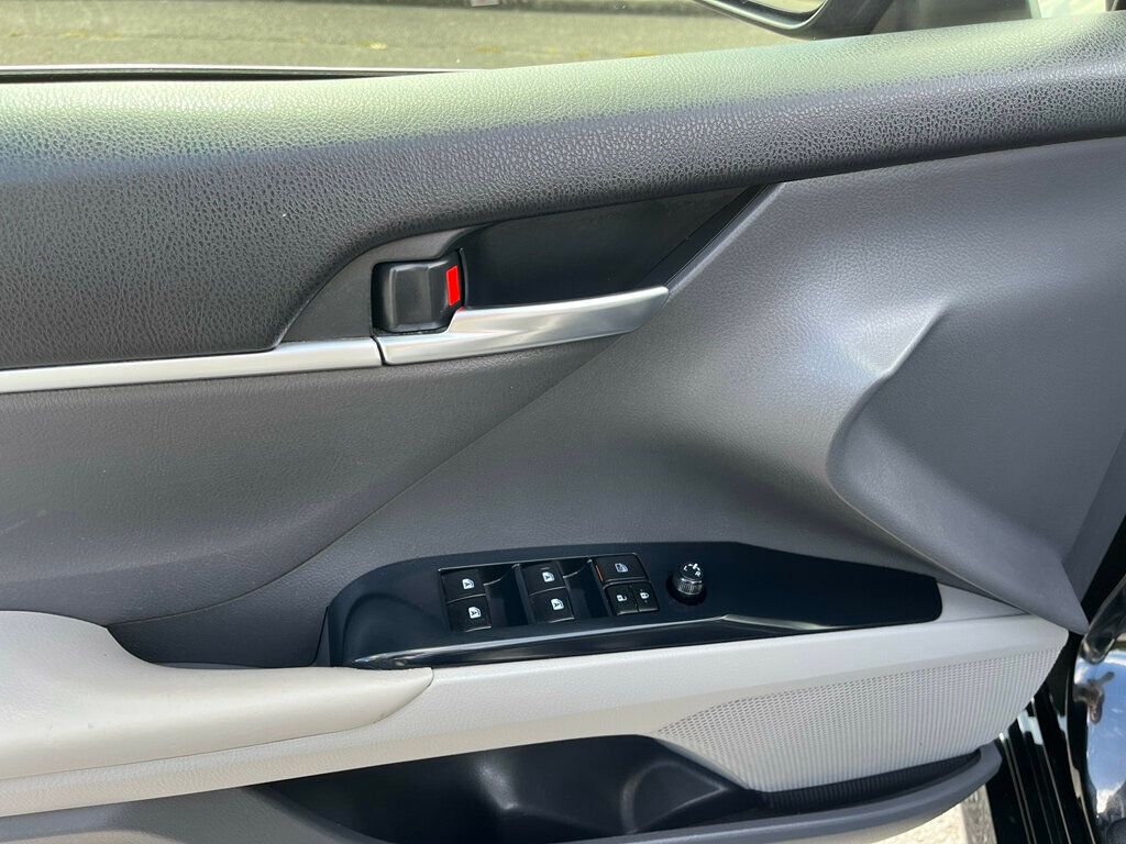 2018 Toyota Camry LE Automatic - 22929994 - 13