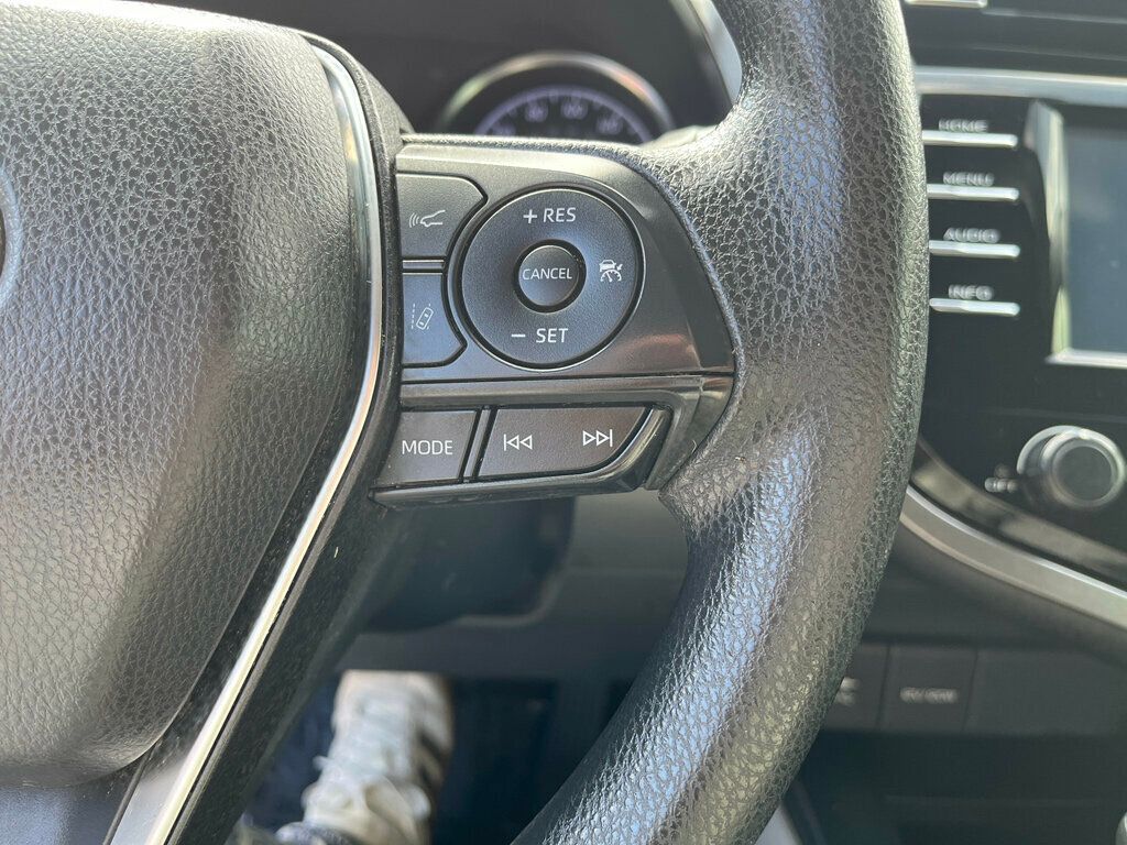 2018 Toyota Camry LE Automatic - 22929994 - 15