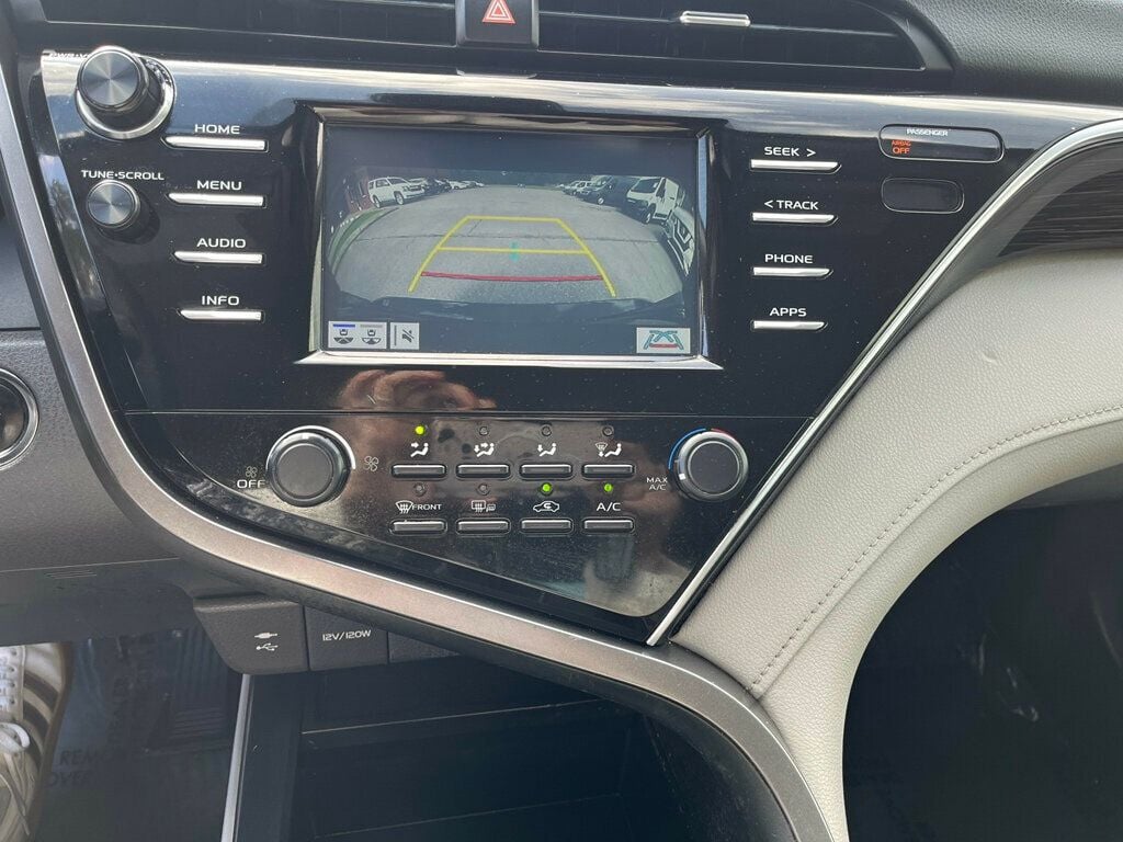 2018 Toyota Camry LE Automatic - 22929994 - 16