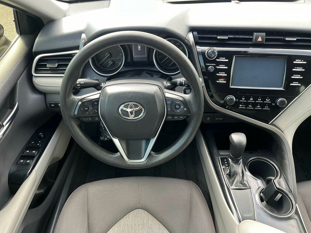 2018 Toyota Camry LE Automatic - 22929994 - 18