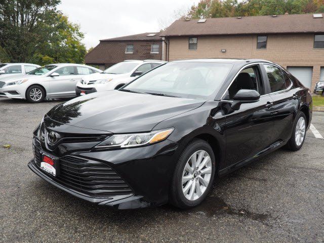 2018 Toyota Camry LE Automatic - 18350375 - 0