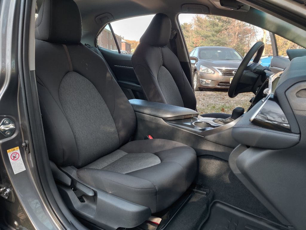 2018 Toyota Camry LE Automatic - 19556908 - 10