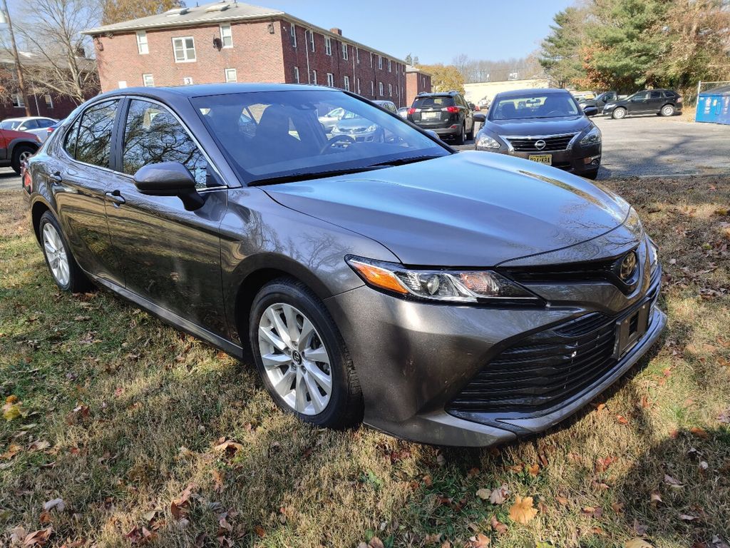 2018 Toyota Camry LE Automatic - 19556908 - 1