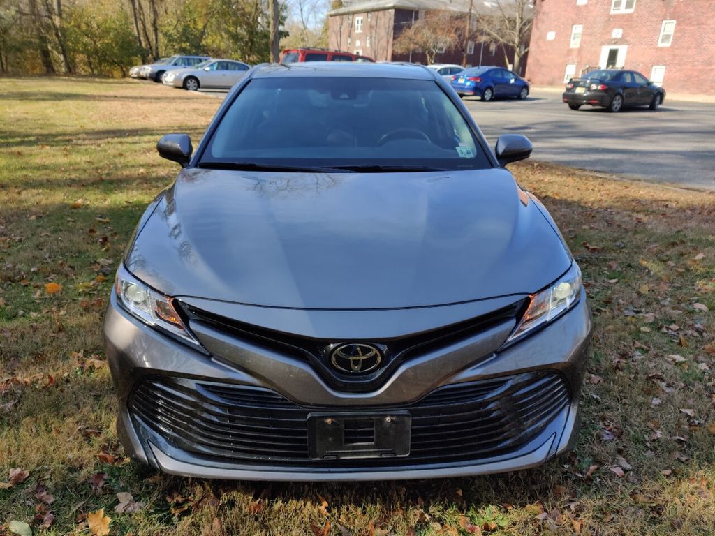 2018 Toyota Camry LE Automatic - 19556908 - 26