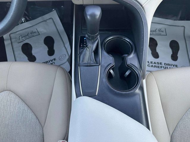 2018 Toyota Camry LE Automatic - 23028707 - 18