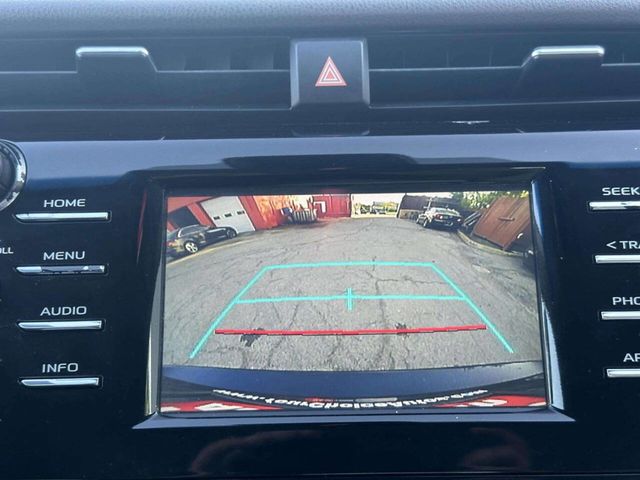 2018 Toyota Camry LE Automatic - 23028707 - 31