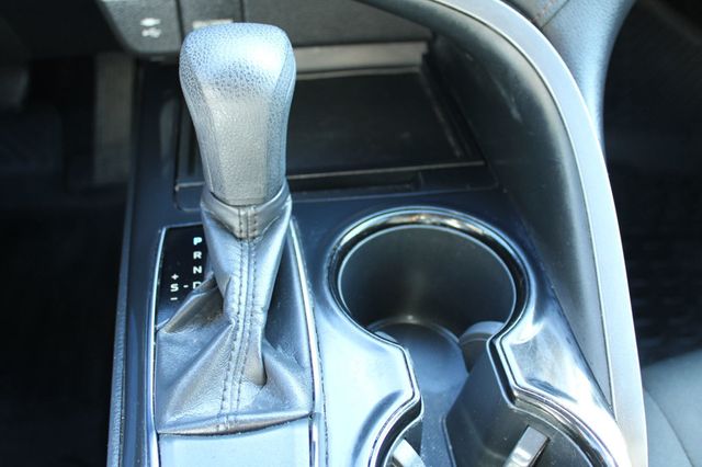 2018 Toyota Camry LE Automatic - 23083628 - 19