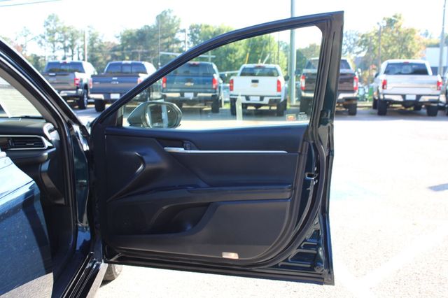 2018 Toyota Camry LE Automatic - 23083628 - 27