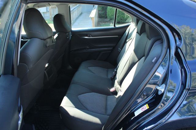 2018 Toyota Camry LE Automatic - 23083628 - 29