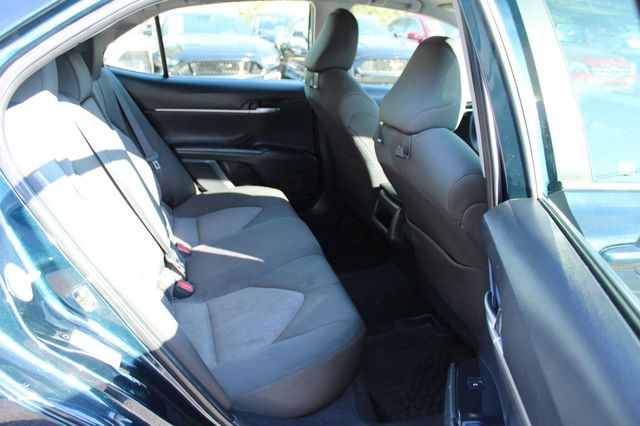 2018 Toyota Camry LE Automatic - 23083628 - 30