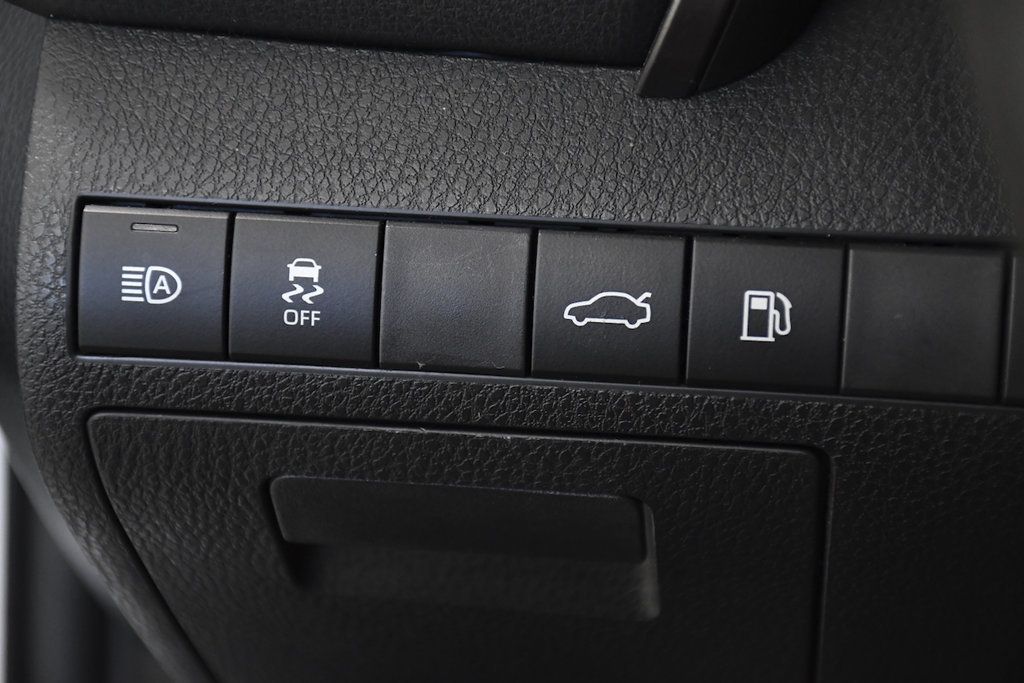 2018 Toyota Camry LE Automatic - 23099066 - 28