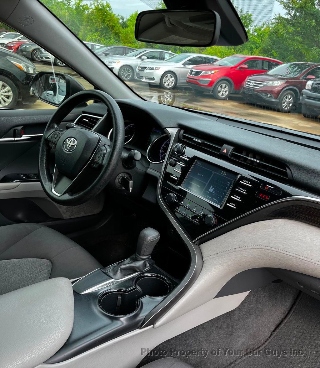 2018 Toyota Camry LE Automatic - 23041158 - 17