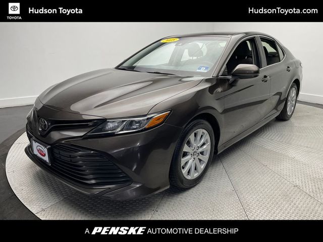 2018 Toyota Camry LE Automatic - 22995944 - 0
