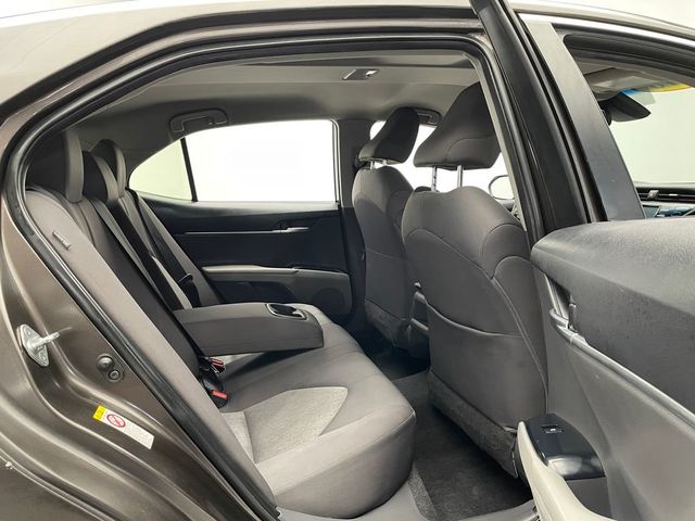 2018 Toyota Camry LE Automatic - 22995944 - 29