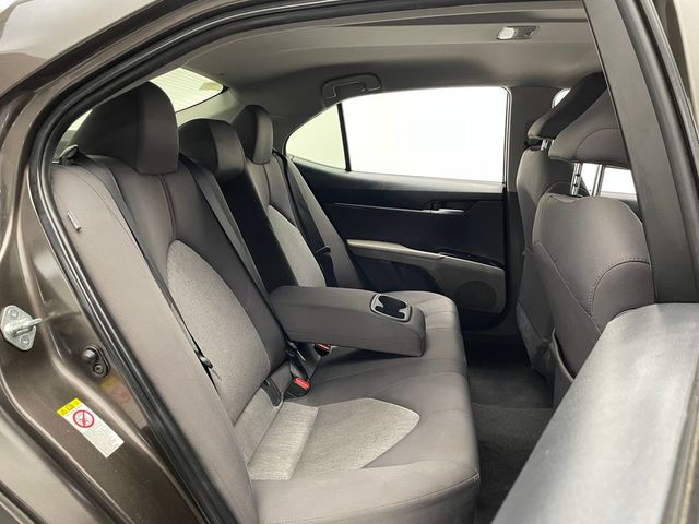 2018 Toyota Camry LE Automatic - 22995944 - 30