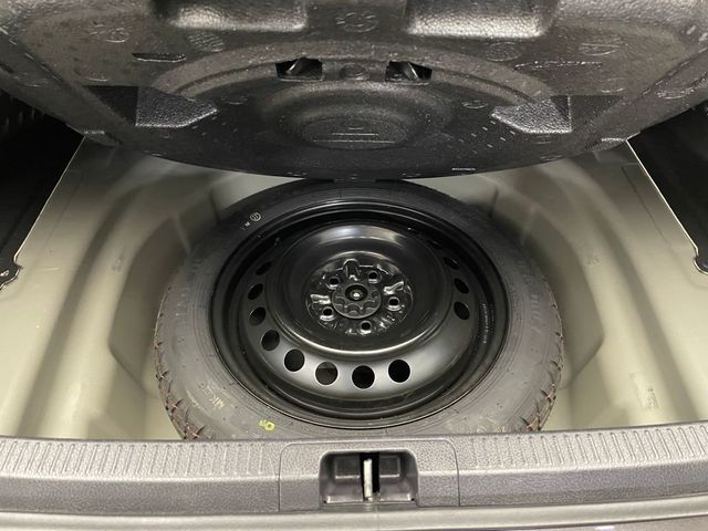 2018 Toyota Camry LE Automatic - 22995944 - 33