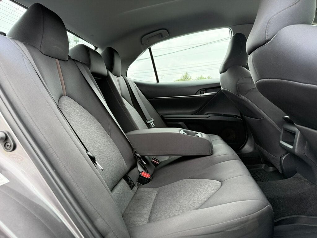 2018 Toyota Camry LE Automatic - 22907950 - 18