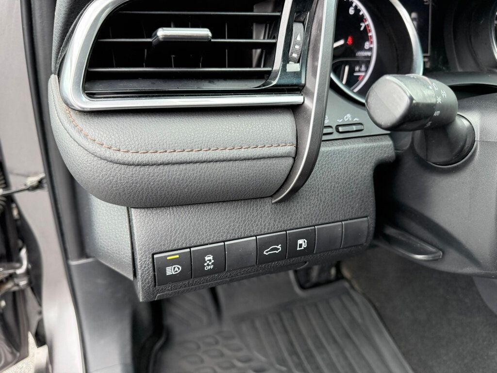 2018 Toyota Camry LE Automatic - 22907950 - 27