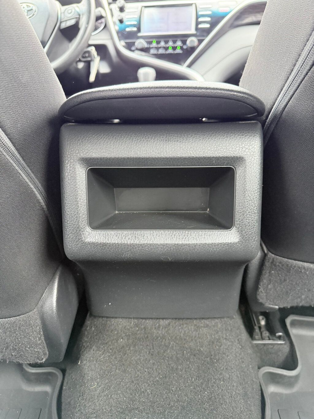 2018 Toyota Camry LE Automatic - 22907950 - 32