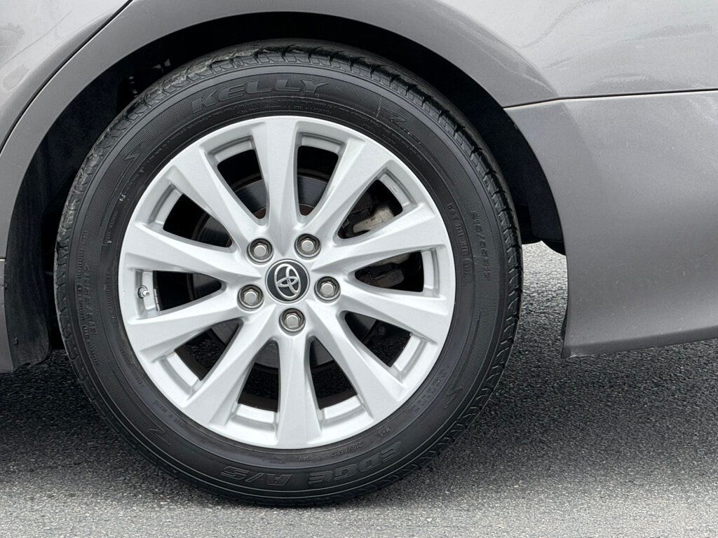 2018 Toyota Camry LE Automatic - 22907950 - 37