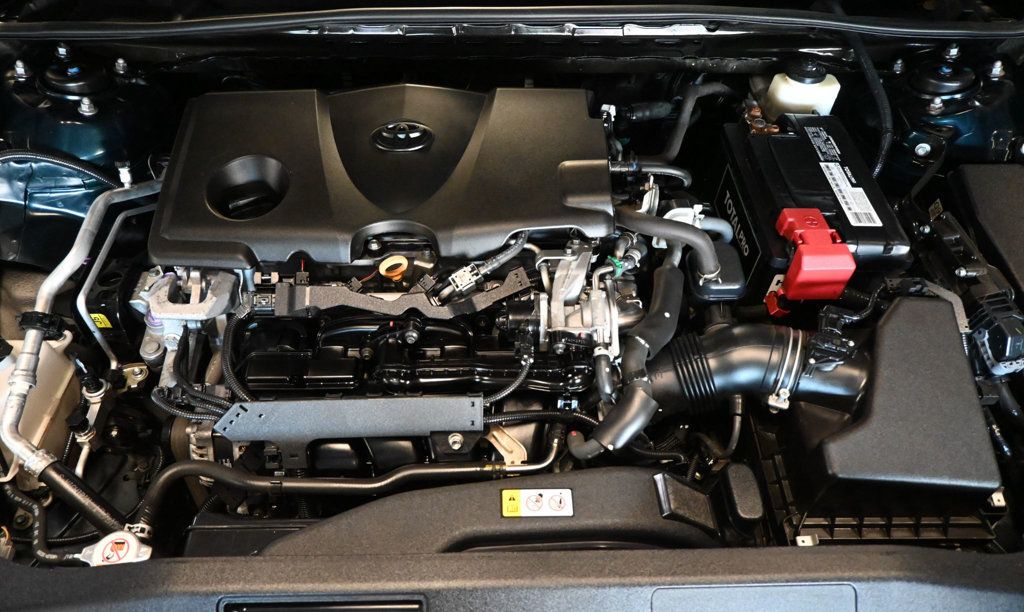 Toyota Camry photo 14