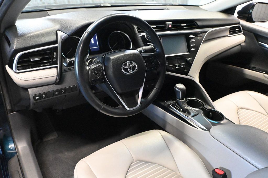 Toyota Camry photo 6