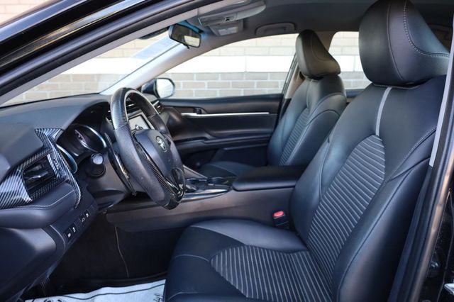 2018 Toyota Camry SE - 23017376 - 14