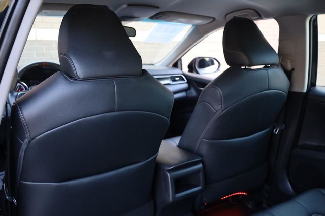 2018 Toyota Camry SE - 23017376 - 18