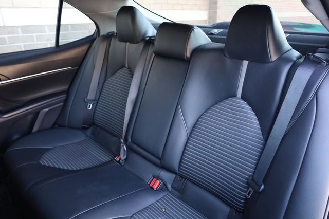 2018 Toyota Camry SE - 23017376 - 19