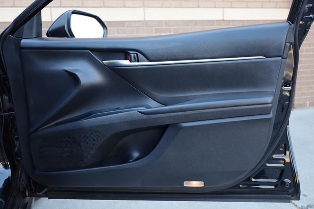 2018 Toyota Camry SE - 23017376 - 25