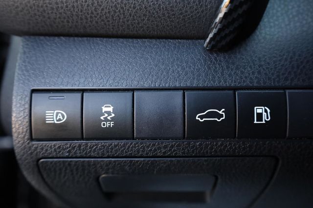 2018 Toyota Camry SE - 23017376 - 35