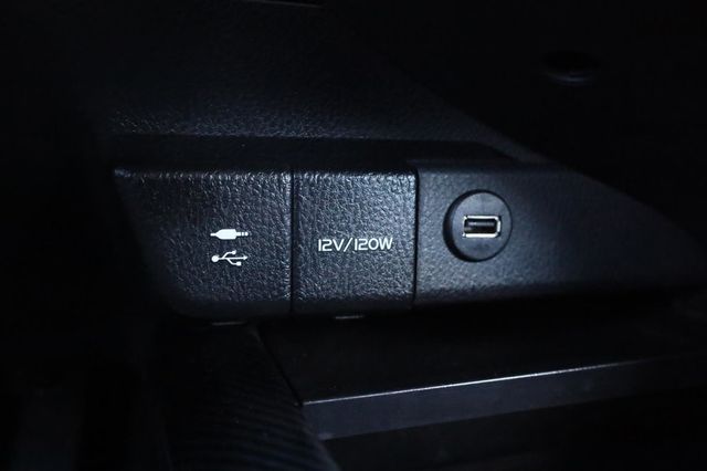 2018 Toyota Camry SE - 23017376 - 37