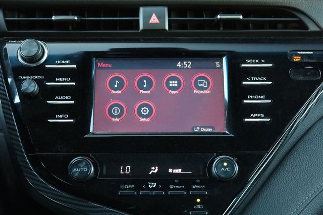 2018 Toyota Camry SE - 23017376 - 39