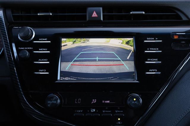 2018 Toyota Camry SE - 23017376 - 40