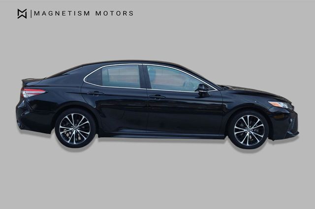 2018 Toyota Camry SE - 23052455 - 1