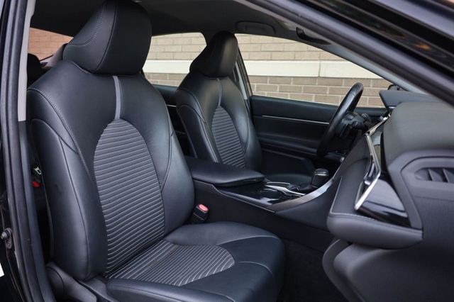 2018 Toyota Camry SE - 23052455 - 25