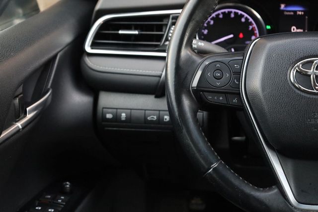2018 Toyota Camry SE - 23052455 - 29
