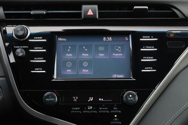 2018 Toyota Camry SE - 23052455 - 37