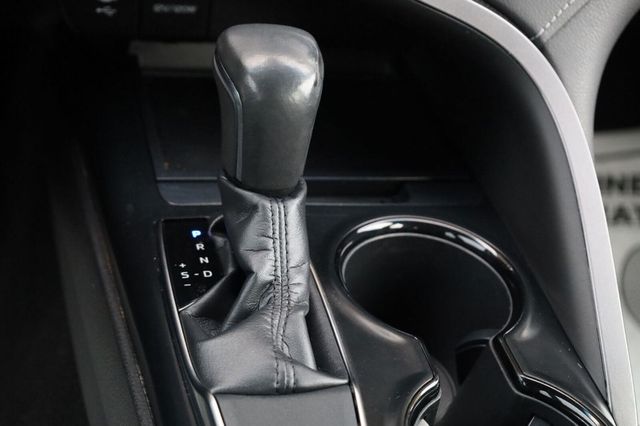 2018 Toyota Camry SE - 23052455 - 39