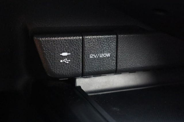 2018 Toyota Camry SE - 23052455 - 40