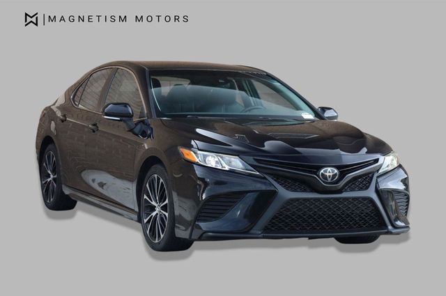 2018 Toyota Camry SE - 23052455 - 4