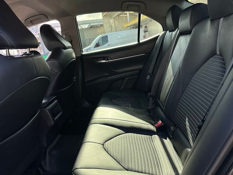 2018 Toyota Camry SE Automatic - 22940734 - 13