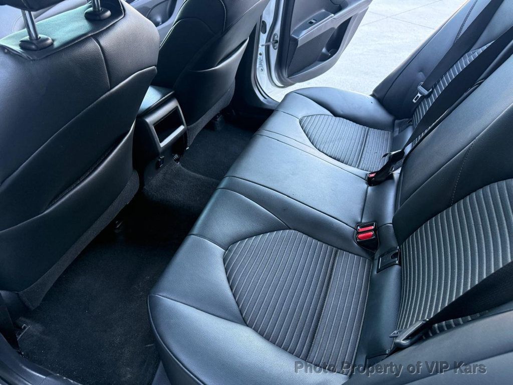 2018 Toyota Camry SE Automatic - 22962440 - 14