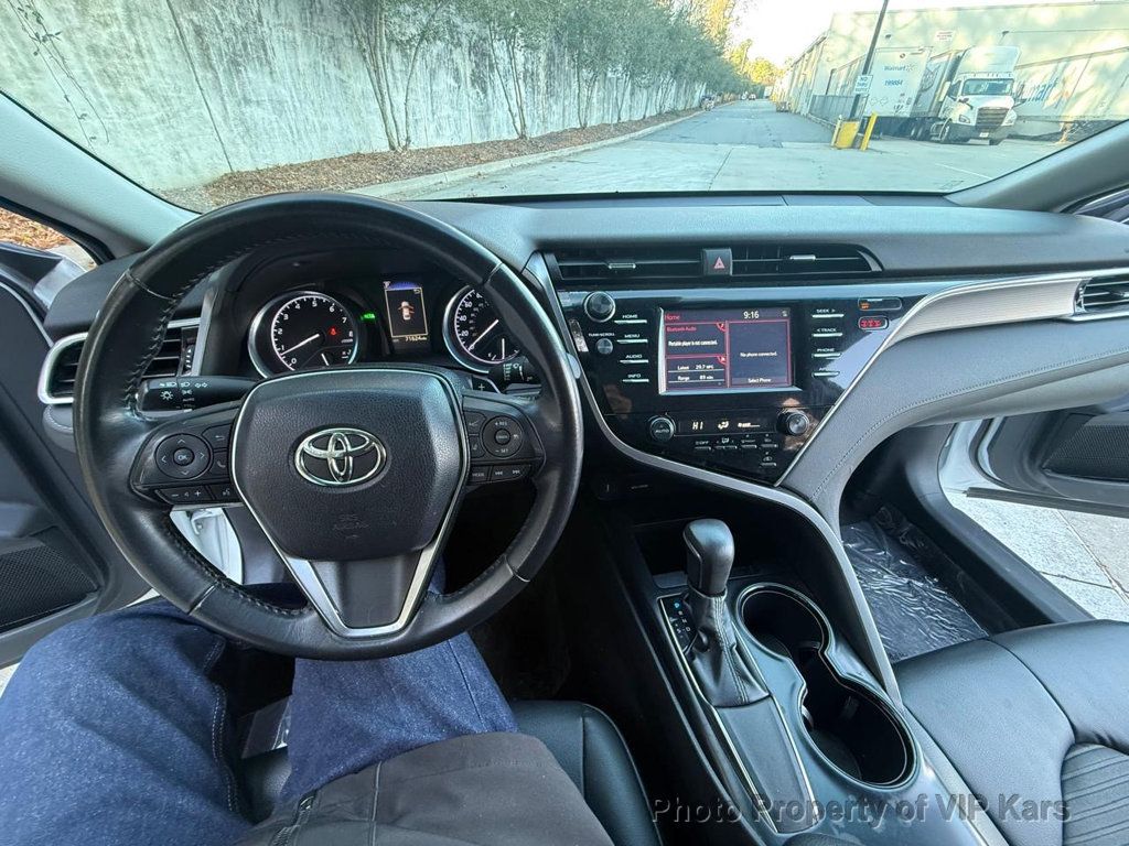 2018 Toyota Camry SE Automatic - 22962440 - 17