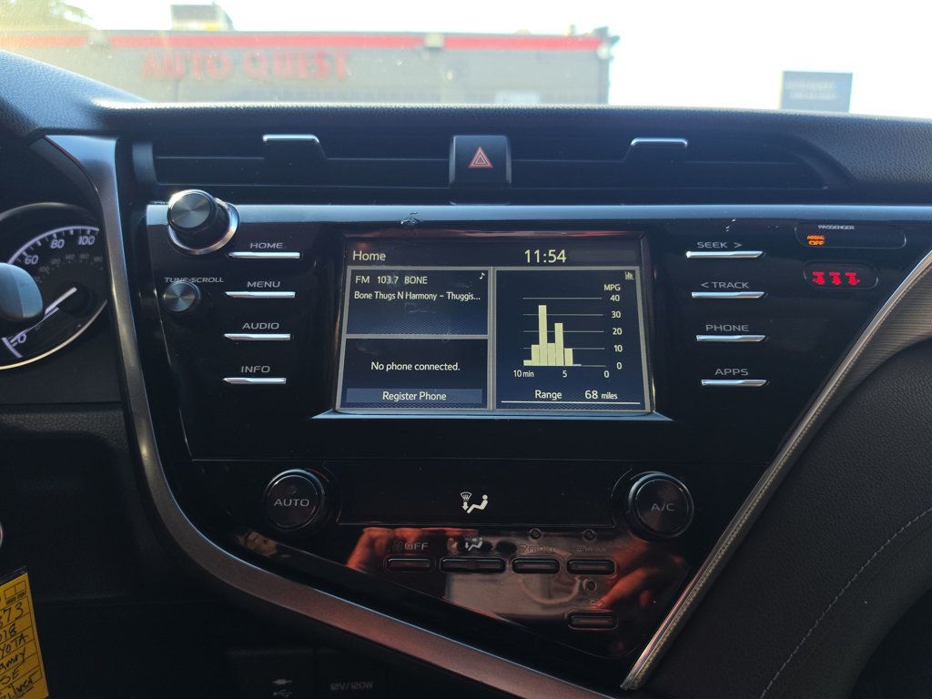 Toyota Camry photo 14