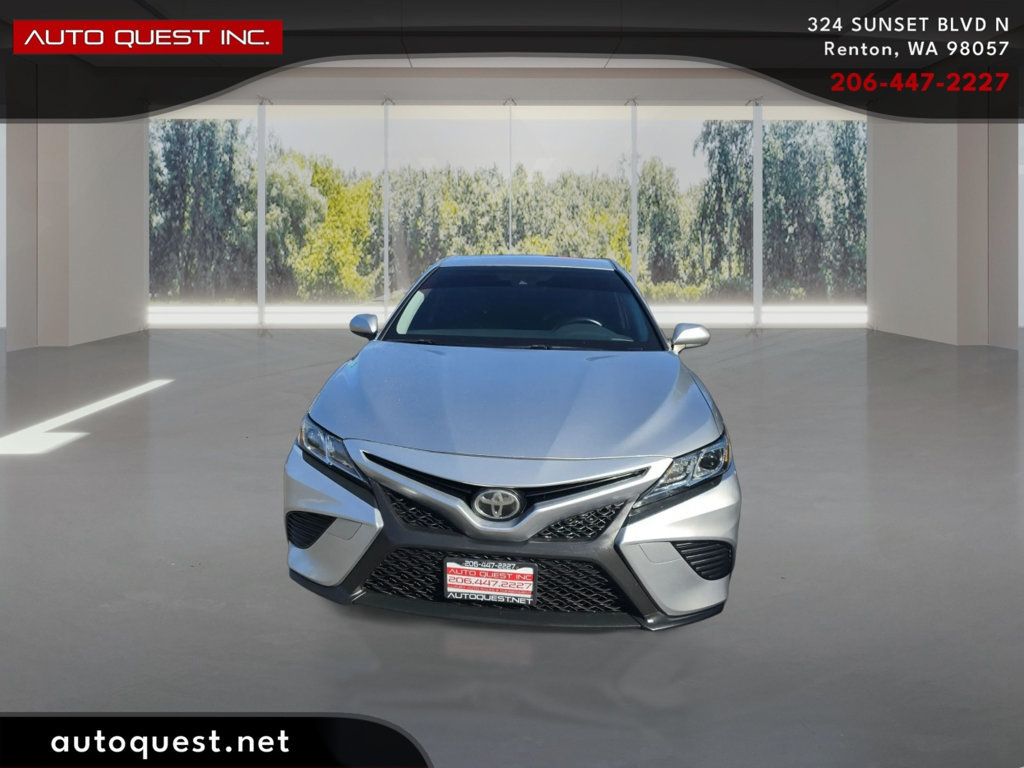 Toyota Camry photo 2